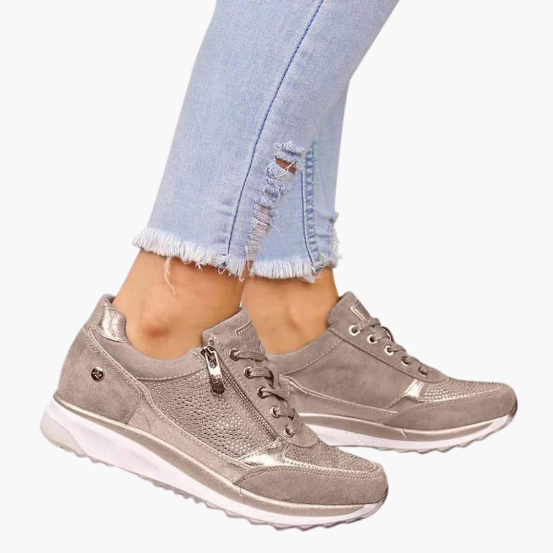 Lark | Soft-Sole Relaxed-Fit Women Comfortable Sneakers