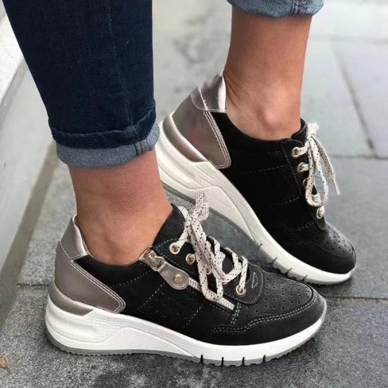 Kiki | Chunky-Sole Lace-Up Women Comfortable Sneakers