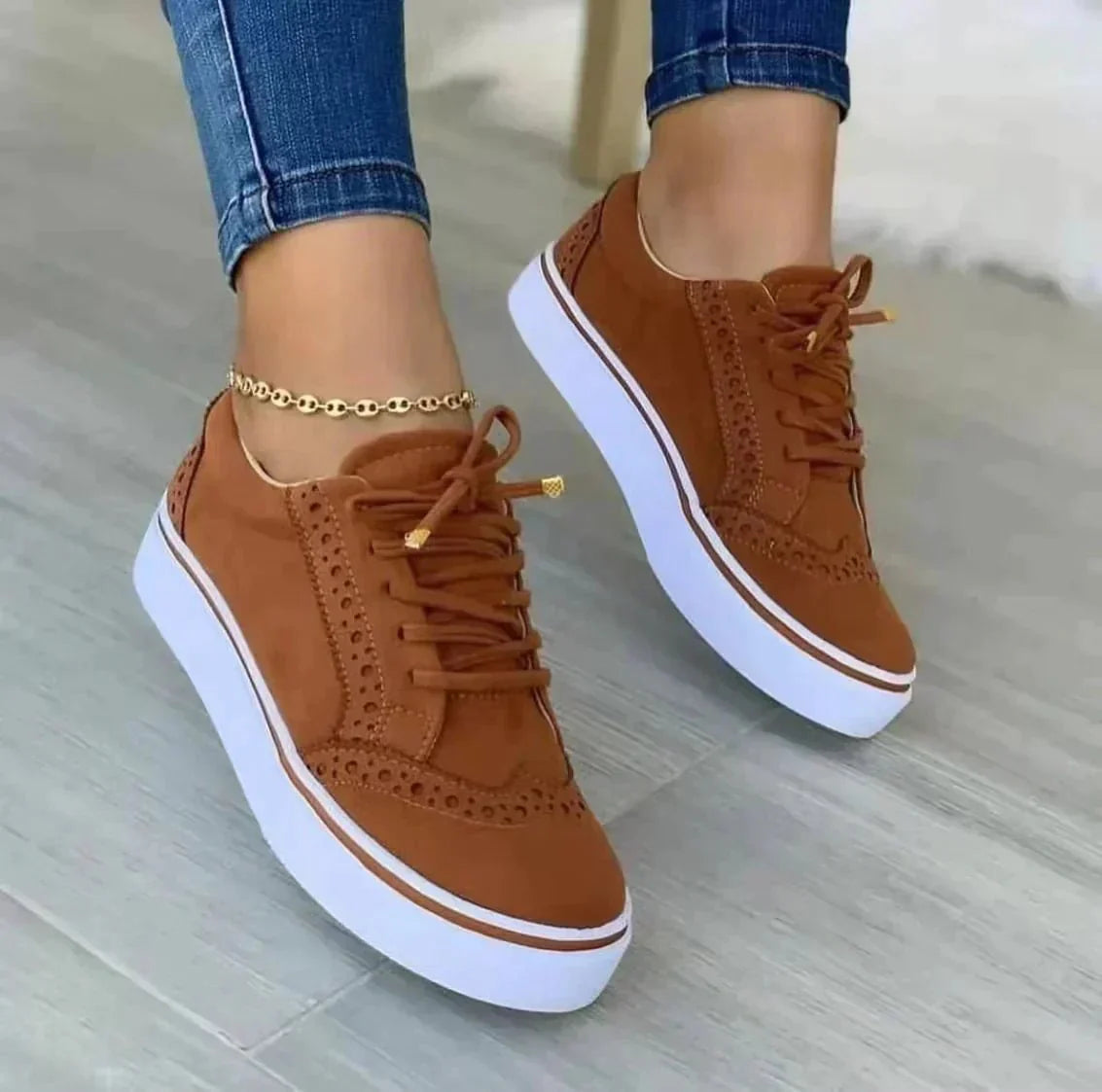Della | Supportive Everyday Walking Women Comfortable Sneakers
